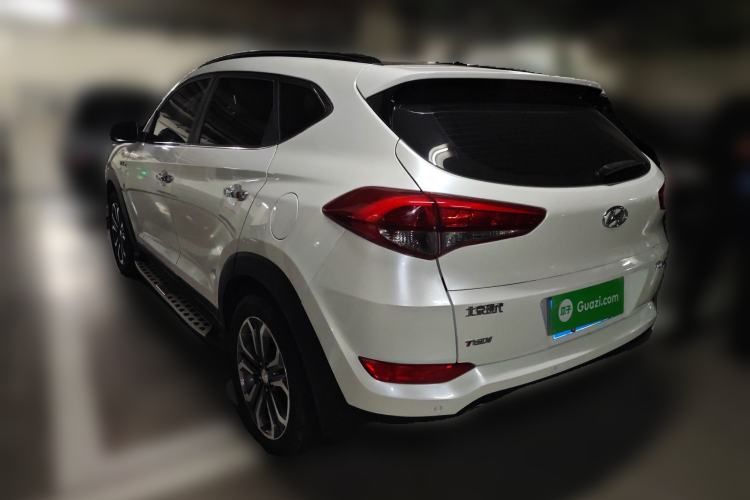 Used Hyundai Tucson 2015 1.6T Dual-Clutch Two-Wheel-Drive Leading Model Rear Left 45 Deg