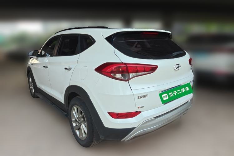 Used Hyundai Tucson 2015 1.6T Dual-Clutch Two-Wheel-Drive Smart Model Rear Left 45 Deg