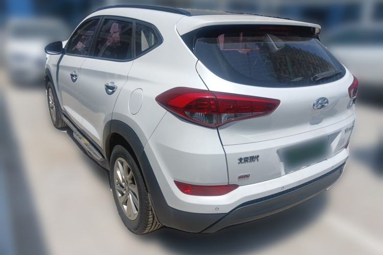 Used Hyundai Tucson 2015 2.0L Automatic Two-Wheel Drive Smart Version Rear Left 45 Deg