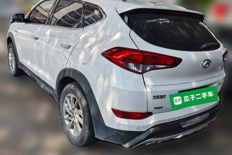 Used Hyundai Tucson 2015 1.6T Dual-Clutch Two-Wheel-Drive Smart Model Rear Left 45 Deg