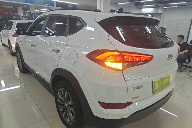 Used Hyundai Tucson 2015 1.6T Dual-Clutch Two-Wheel-Drive Leading Model Rear Left 45 Deg