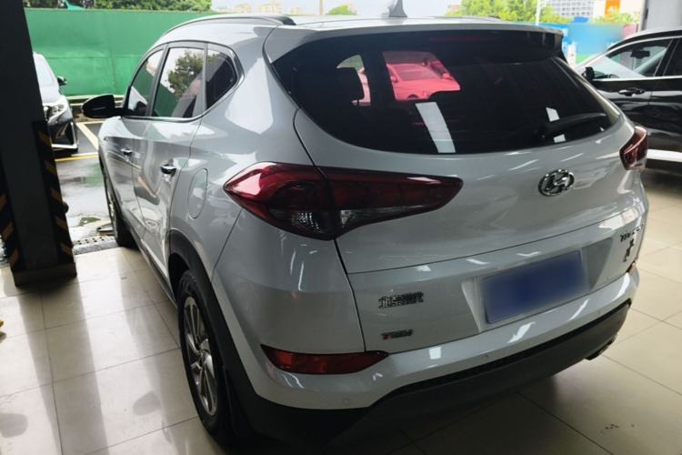 Used Hyundai Tucson 2015 1.6T Dual-Clutch Two-Wheel-Drive Smart Model Rear Left 45 Deg