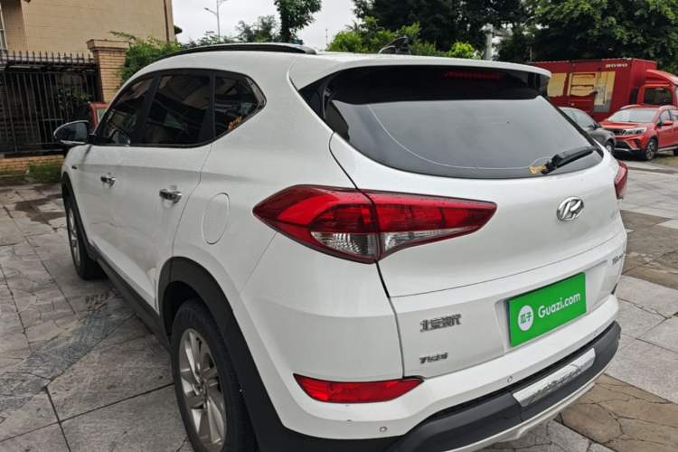 Used Hyundai Tucson 2015 1.6T Dual-Clutch Two-Wheel-Drive Smart Model Rear Left 45 Deg