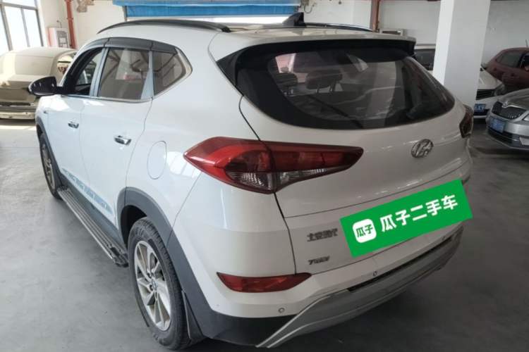 Used Hyundai Tucson 2015 1.6T Dual-Clutch Two-Wheel-Drive Smart Model Rear Left 45 Deg