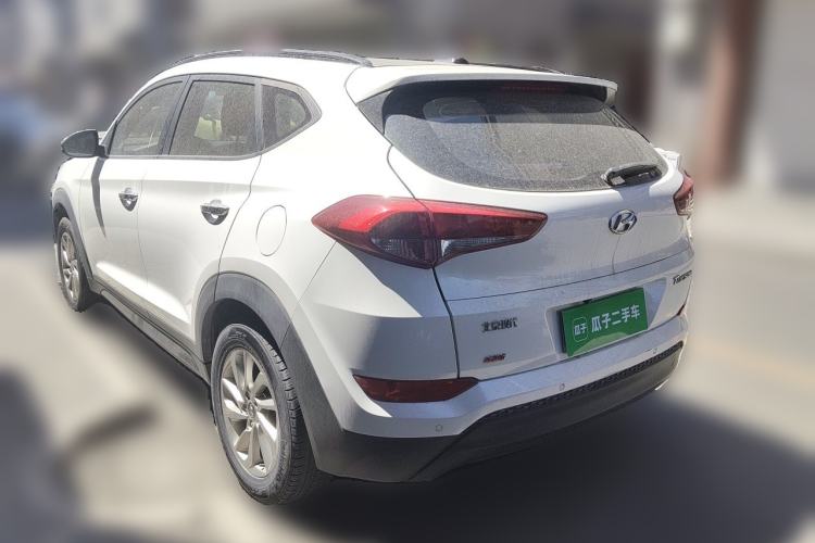 Used Hyundai Tucson 2015 2.0L Automatic Two-Wheel Drive Smart Version Rear Left 45 Deg