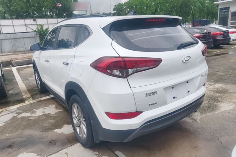 Used Hyundai Tucson 2015 1.6T Dual-Clutch Two-Wheel-Drive Smart Model Rear Left 45 Deg
