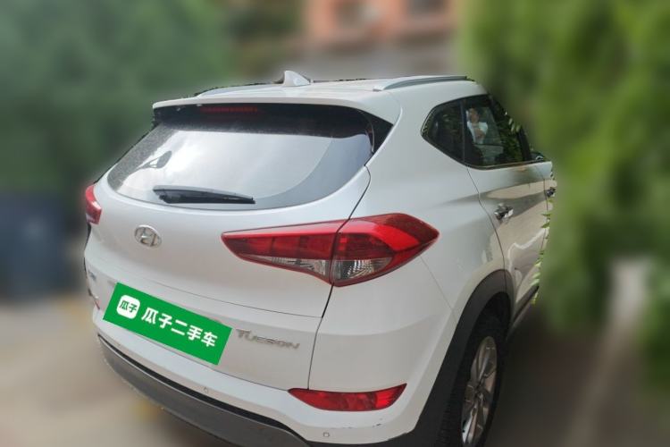 Used Hyundai Tucson 2015 1.6T Dual-Clutch Two-Wheel-Drive Smart Model Rear Right 45 Deg