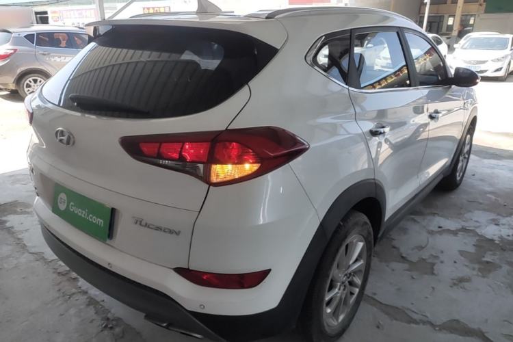 Used Hyundai Tucson 2015 1.6T Dual-Clutch Two-Wheel-Drive Smart Model Rear Right 45 Deg