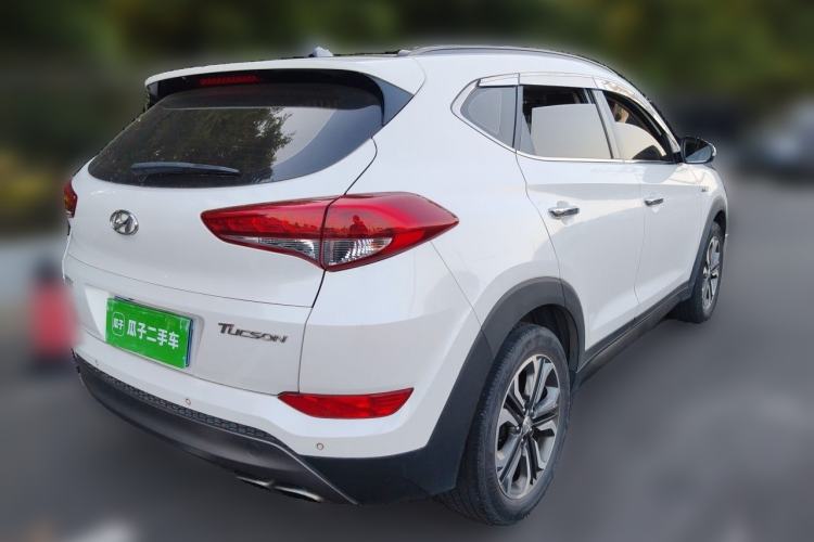 Used Hyundai Tucson 2015 1.6T Dual-Clutch Two-Wheel-Drive Leading Model Rear Right 45 Deg
