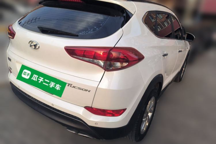 Used Hyundai Tucson 2015 1.6T Dual-Clutch Two-Wheel-Drive Smart Model Rear Right 45 Deg
