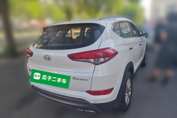Used Hyundai Tucson 2015 1.6T Dual-Clutch Two-Wheel-Drive Smart Model Rear Right 45 Deg
