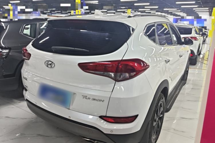 Used Hyundai Tucson 2015 1.6T Dual-Clutch Two-Wheel-Drive Smart Model Rear Right 45 Deg