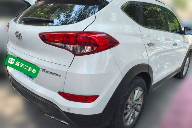 Used Hyundai Tucson 2015 1.6T Dual-Clutch Two-Wheel-Drive Smart Model Rear Right 45 Deg