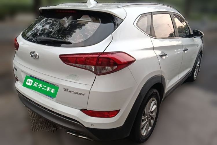 Used Hyundai Tucson 2015 1.6T Dual-Clutch Two-Wheel-Drive Smart Model Rear Right 45 Deg