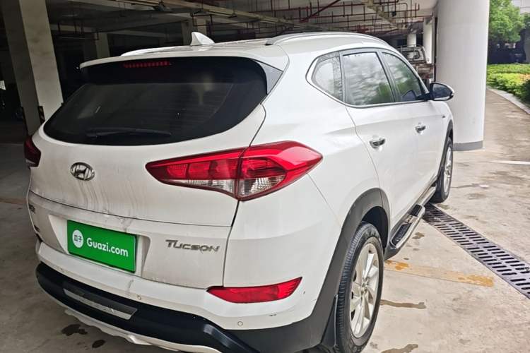 Used Hyundai Tucson 2015 1.6T Dual-Clutch Two-Wheel-Drive Smart Model Rear Right 45 Deg