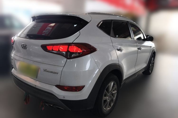 Used Hyundai Tucson 2015 1.6T Dual-Clutch Two-Wheel-Drive Smart Model Rear Right 45 Deg