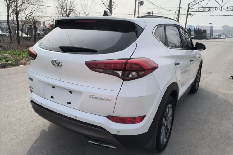 Used Hyundai Tucson 2015 1.6T Dual-Clutch Two-Wheel-Drive Leading Model Rear Right 45 Deg