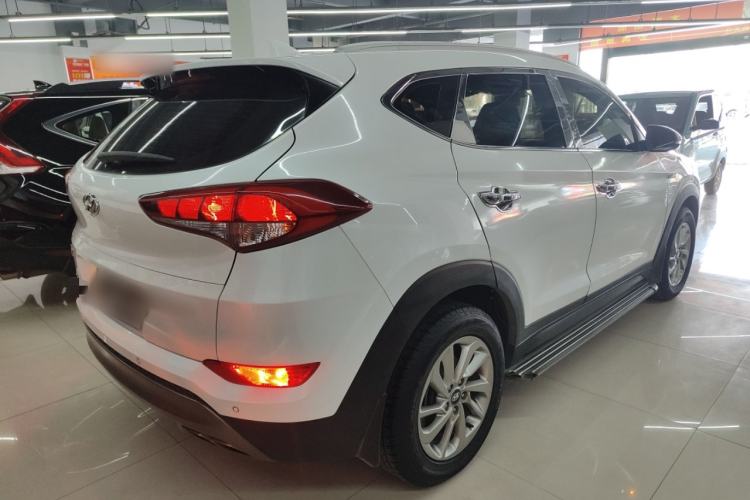Used Hyundai Tucson 2015 1.6T Dual-Clutch Two-Wheel-Drive Smart Model Rear Right 45 Deg