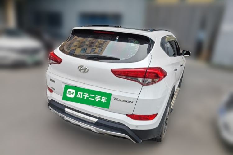 Used Hyundai Tucson 2015 1.6T Dual-Clutch Two-Wheel-Drive Leading Model Rear Right 45 Deg