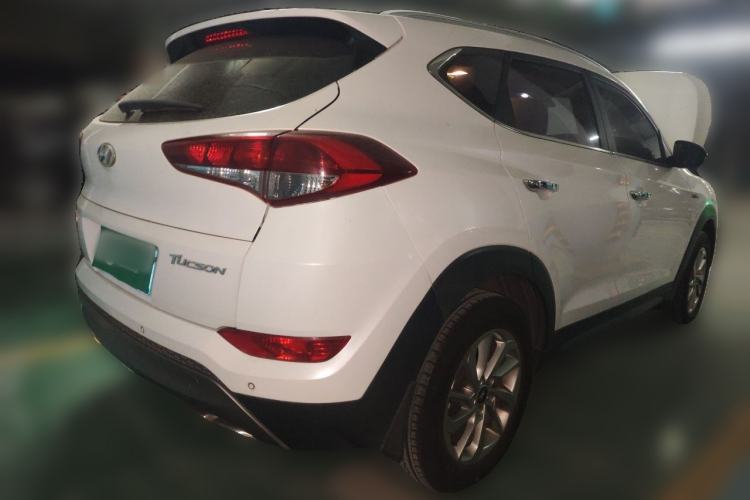 Used Hyundai Tucson 2015 1.6T Dual-Clutch Two-Wheel-Drive Smart Model Rear Right 45 Deg