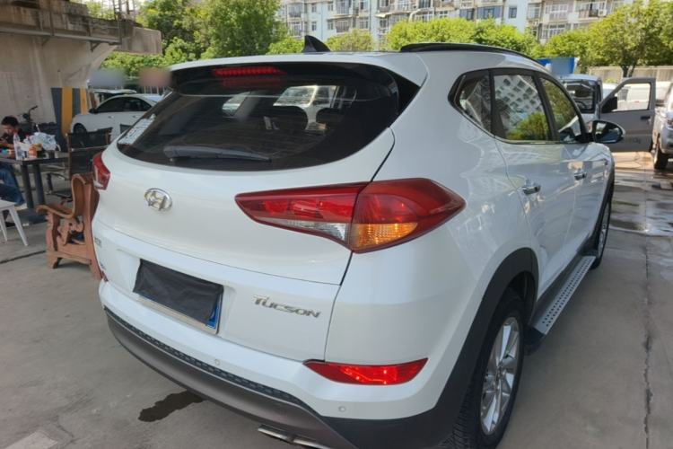 Used Hyundai Tucson 2015 1.6T Dual-Clutch Two-Wheel-Drive Smart Model Rear Right 45 Deg