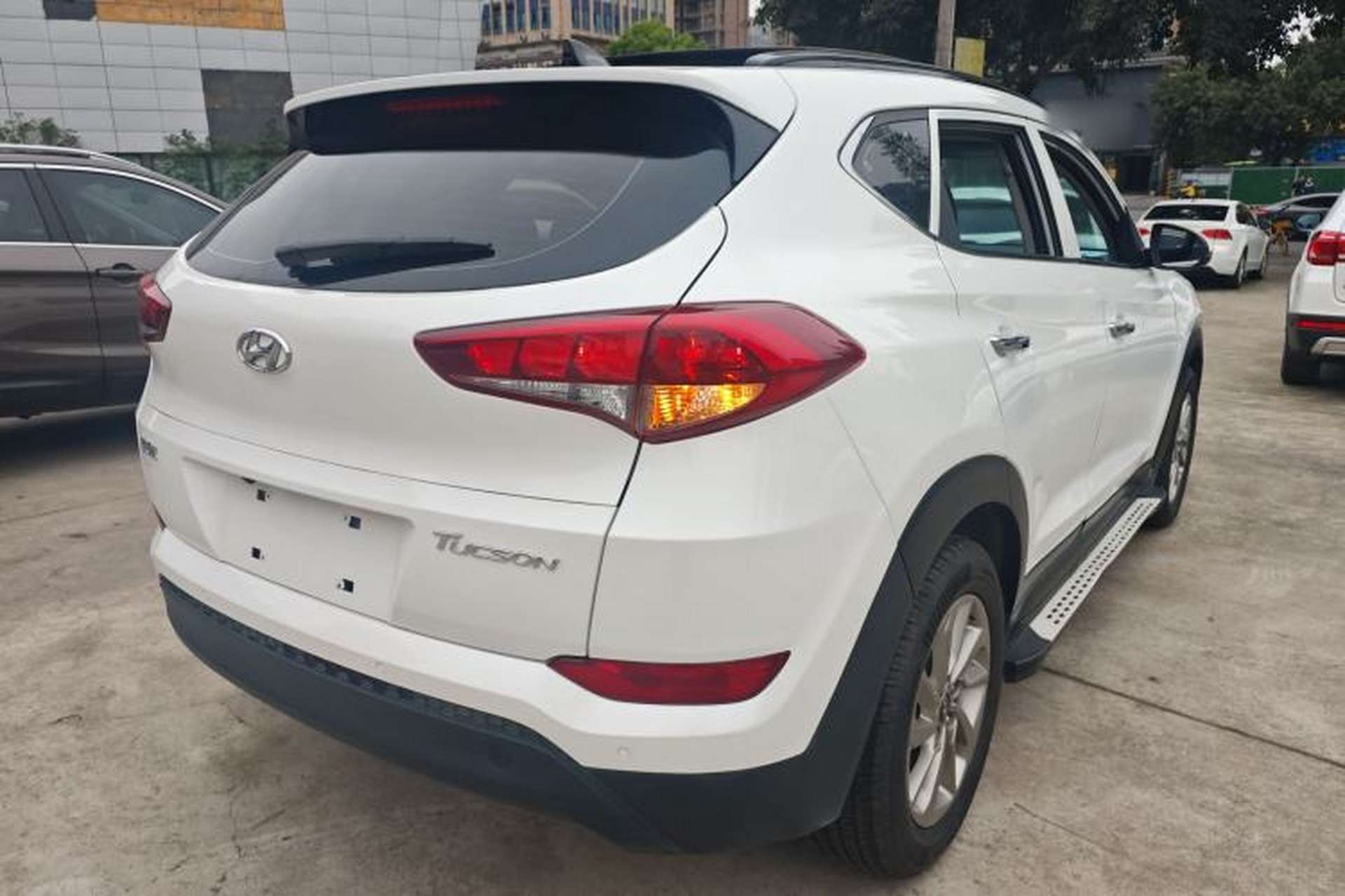Used Hyundai Tucson 2015 2.0L Automatic Two-Wheel Drive Smart Version Rear Right 45 Deg
