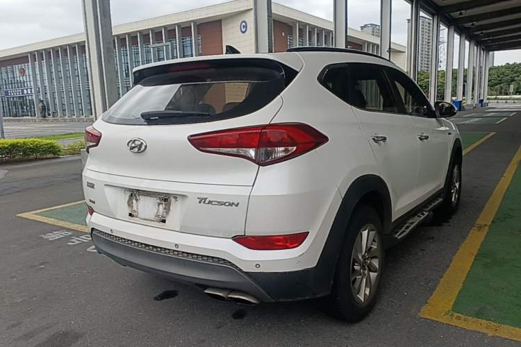 Used Hyundai Tucson 2015 1.6T Dual-Clutch Two-Wheel-Drive Smart Model Rear Right 45 Deg