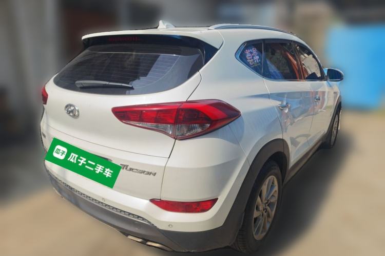 Used Hyundai Tucson 2015 1.6T Dual-Clutch Two-Wheel-Drive Smart Model Rear Right 45 Deg