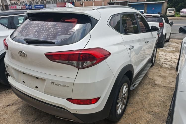 Used Hyundai Tucson 2015 1.6T Dual-Clutch Two-Wheel-Drive Smart Model Rear Right 45 Deg