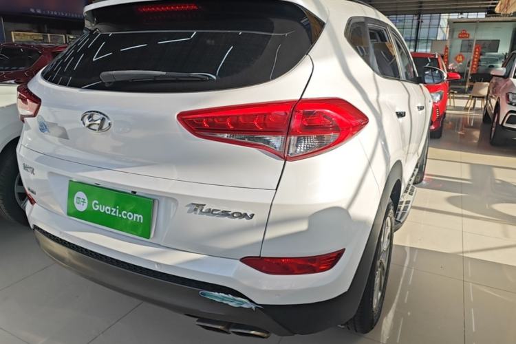 Used Hyundai Tucson 2015 1.6T Dual-Clutch Two-Wheel-Drive Smart Model Rear Right 45 Deg