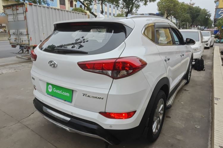 Used Hyundai Tucson 2015 1.6T Dual-Clutch Two-Wheel-Drive Smart Model Rear Right 45 Deg