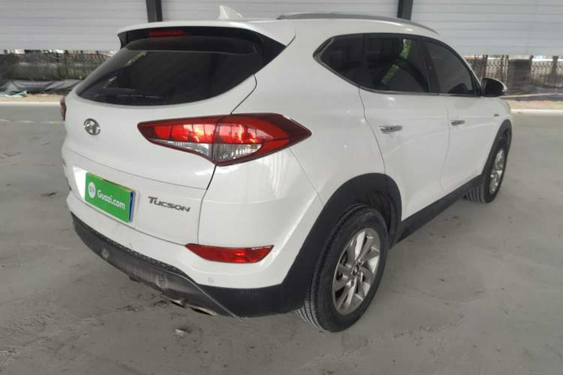 Used Hyundai Tucson 2015 1.6T Dual-Clutch Two-Wheel-Drive Smart Model Rear Right 45 Deg