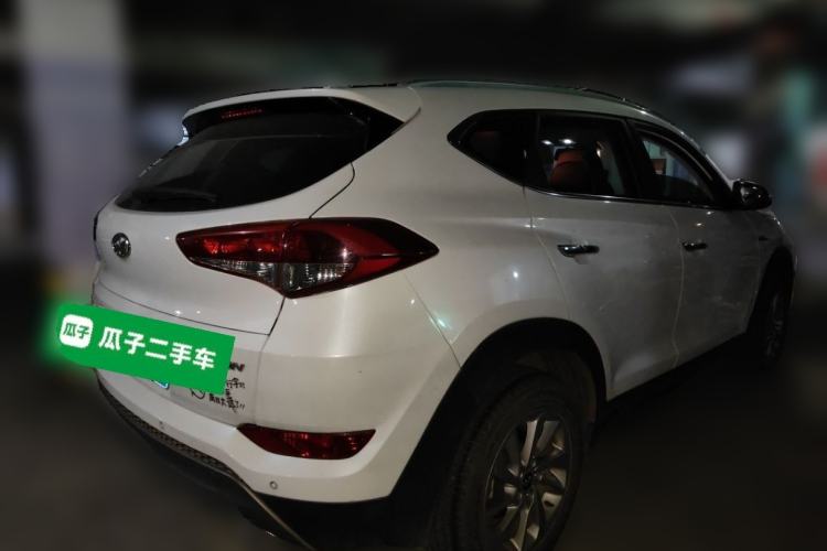 Used Hyundai Tucson 2015 1.6T Dual-Clutch Two-Wheel-Drive Smart Model Rear Right 45 Deg