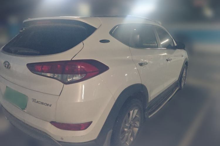 Used Hyundai Tucson 2015 1.6T Dual-Clutch Two-Wheel-Drive Smart Model Rear Right 45 Deg