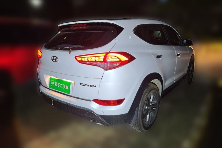 Used Hyundai Tucson 2015 1.6T Dual-Clutch Two-Wheel-Drive Leading Model Rear Right 45 Deg