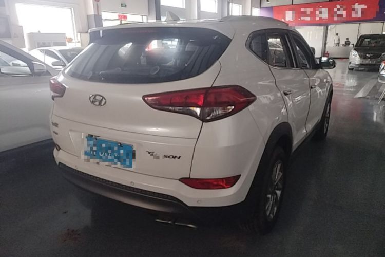 Used Hyundai Tucson 2015 1.6T Dual-Clutch Two-Wheel-Drive Smart Model Rear Right 45 Deg