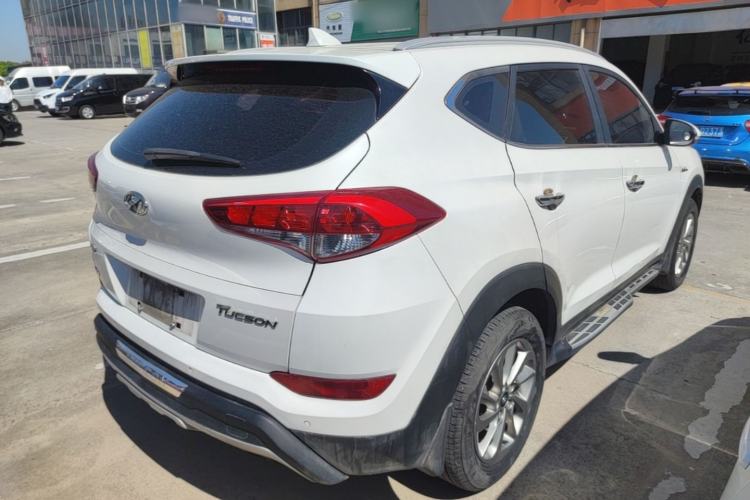 Used Hyundai Tucson 2015 1.6T Dual-Clutch Two-Wheel-Drive Smart Model Rear Right 45 Deg