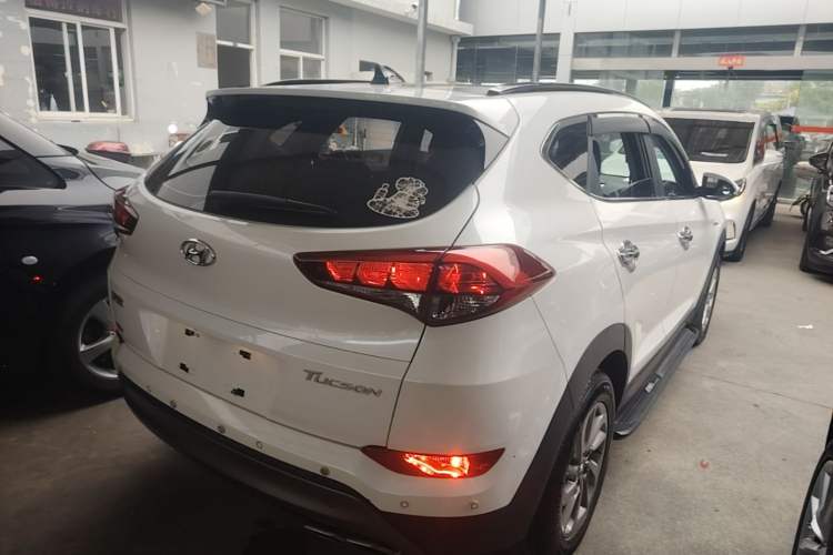 Used Hyundai Tucson 2015 1.6T Dual-Clutch Two-Wheel-Drive Smart Model Rear Right 45 Deg