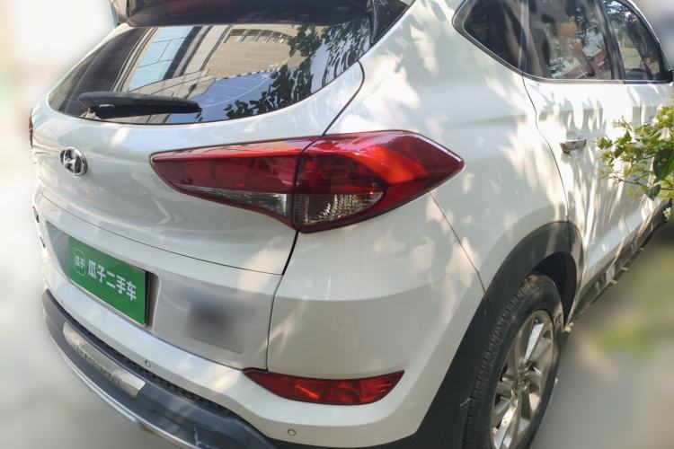 Used Hyundai Tucson 2015 1.6T Dual-Clutch Two-Wheel-Drive Smart Model Rear Right 45 Deg