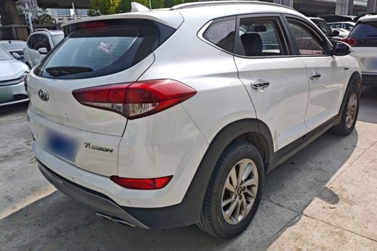 Used Hyundai Tucson 2015 1.6T Dual-Clutch Two-Wheel-Drive Smart Model Rear Right 45 Deg