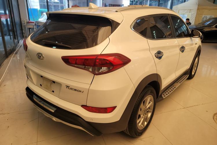 Used Hyundai Tucson 2015 1.6T Dual-Clutch Two-Wheel-Drive Smart Model Rear Right 45 Deg