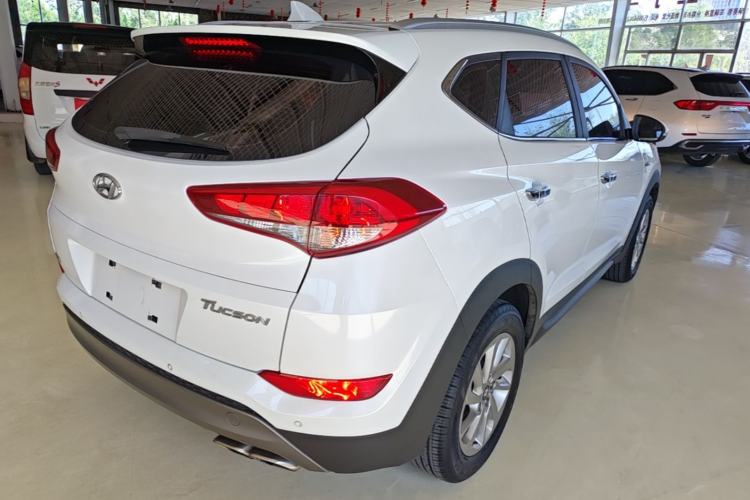 Used Hyundai Tucson 2015 1.6T Dual-Clutch Two-Wheel-Drive Smart Model Rear Right 45 Deg