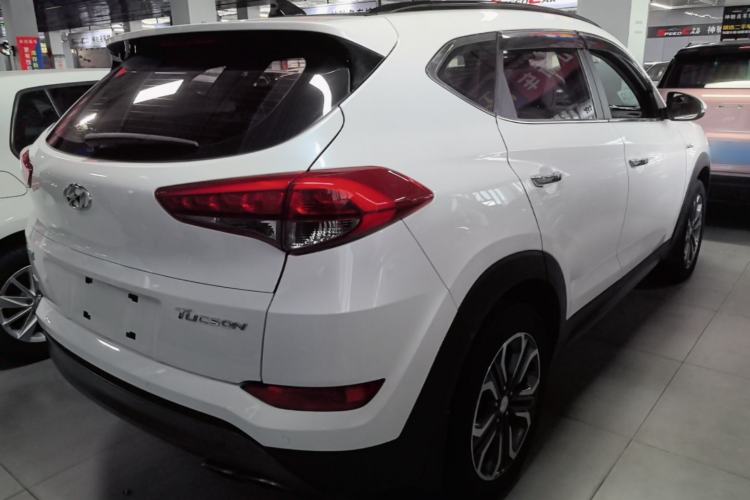 Used Hyundai Tucson 2015 1.6T Dual-Clutch Two-Wheel-Drive Leading Model Rear Right 45 Deg