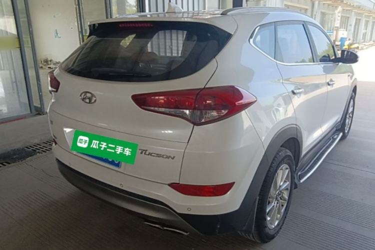 Used Hyundai Tucson 2015 1.6T Dual-Clutch Two-Wheel-Drive Smart Model Rear Right 45 Deg