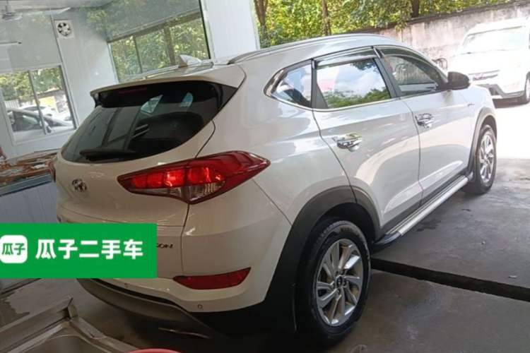 Used Hyundai Tucson 2015 1.6T Dual-Clutch Two-Wheel-Drive Smart Model Rear Right 45 Deg