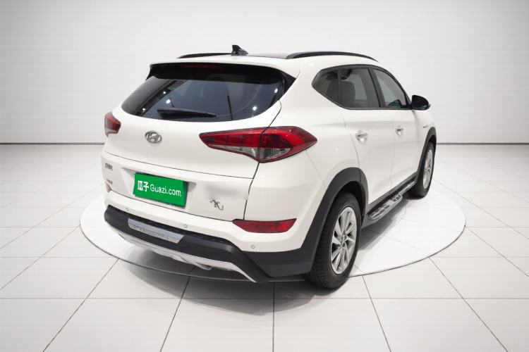 Used Hyundai Tucson 2015 1.6T Dual-Clutch Two-Wheel-Drive Leading Model Rear Right 45 Deg