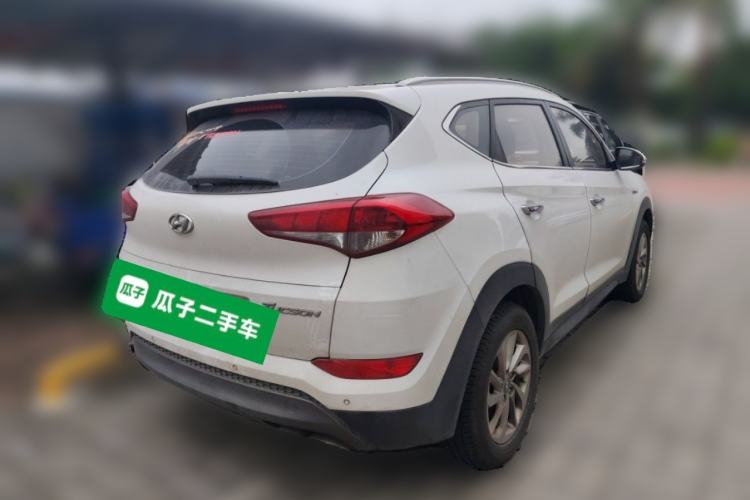 Used Hyundai Tucson 2015 1.6T Dual-Clutch Two-Wheel-Drive Smart Model Rear Right 45 Deg