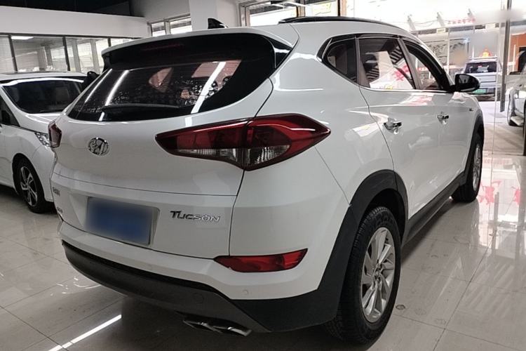 Used Hyundai Tucson 2015 1.6T Dual-Clutch Two-Wheel-Drive Smart Model Rear Right 45 Deg
