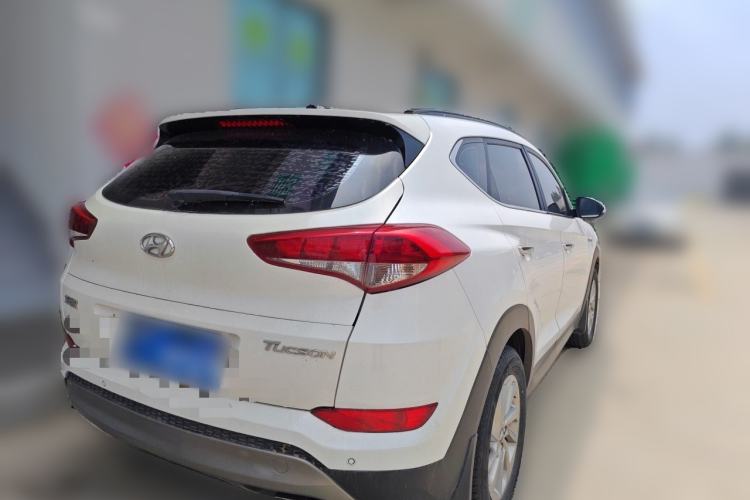 Used Hyundai Tucson 2015 1.6T Dual-Clutch Two-Wheel-Drive Smart Model Rear Right 45 Deg