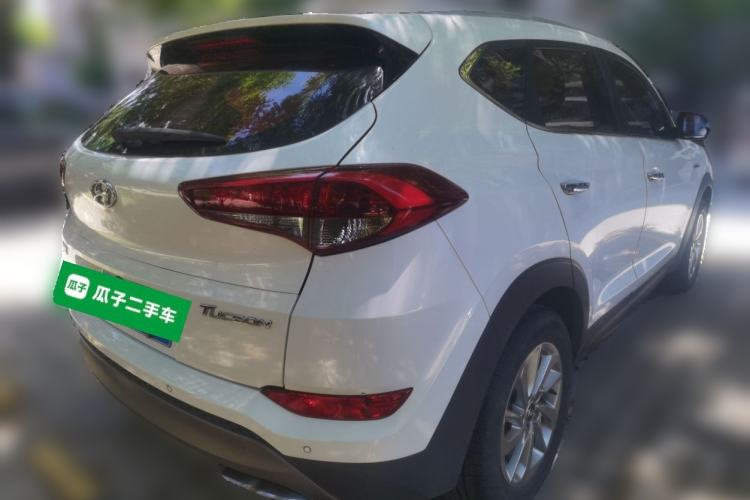 Used Hyundai Tucson 2015 1.6T Dual-Clutch Two-Wheel-Drive Smart Model Rear Right 45 Deg